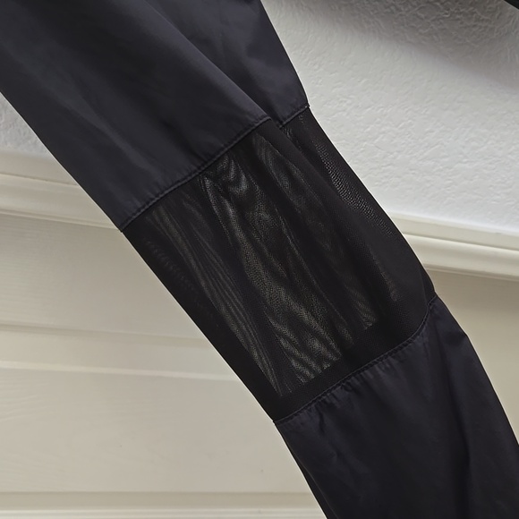 Fabletics Half Zip Pullover Windbreaker Jacket - Picture 8 of 9